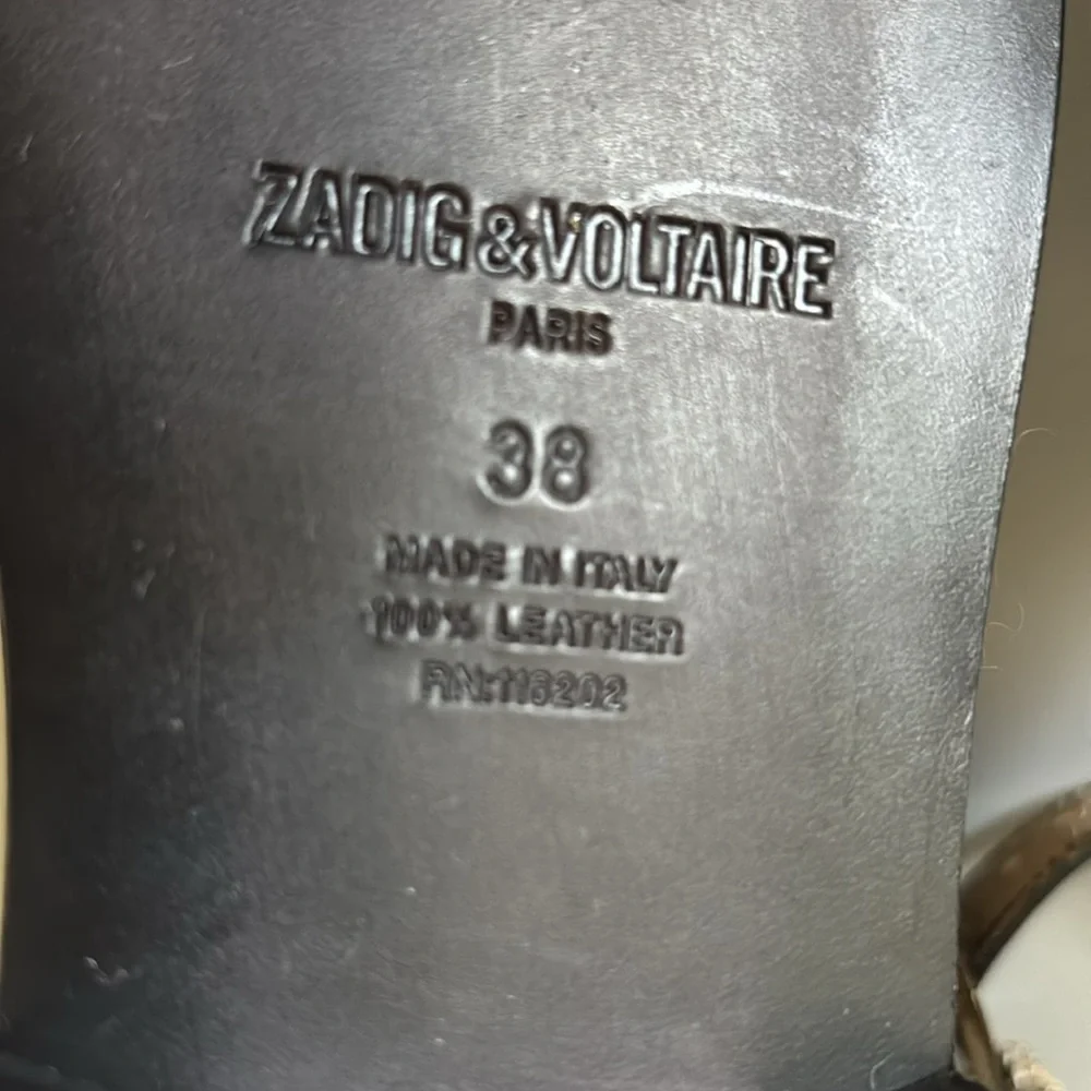 ZADIG & VOLTAIRE EVER WILD OPEN-TOE LEATHER SANDALS IN DESERT - Picture 8 of 8